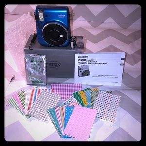 BRAND NEW FujiFilm Instax Mini 70 Instant Camera